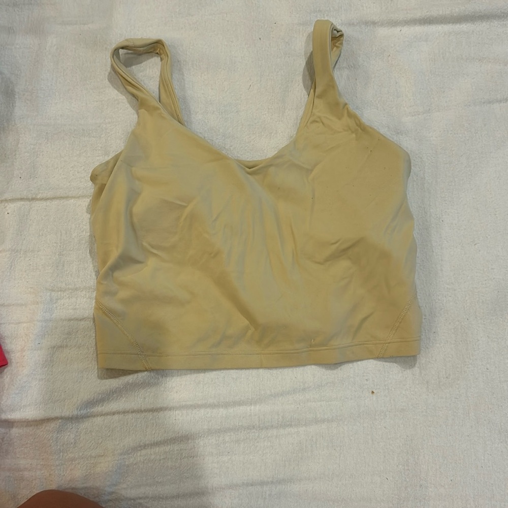 Tan Lulu align top